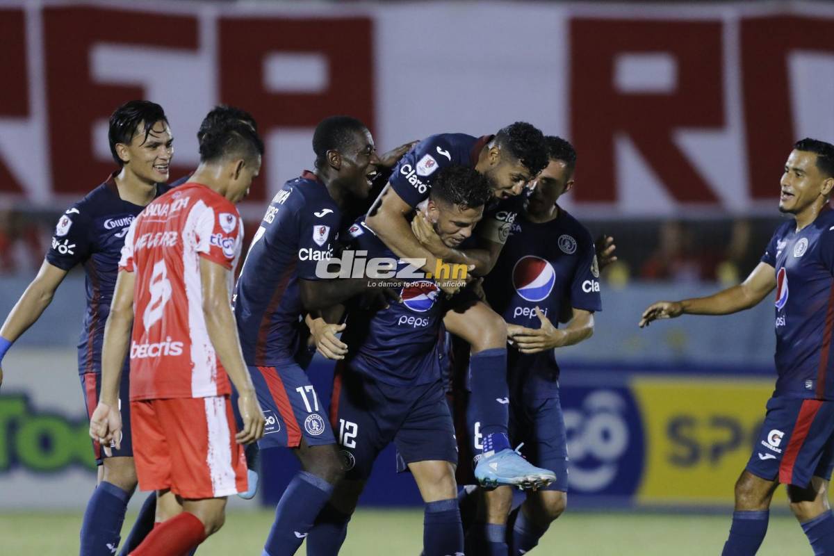 Reencuentros, reconciliaciones y la visita sorpresa en La Ceiba de un gran exfutbolista argentino que hace 16 años se fue de Honduras