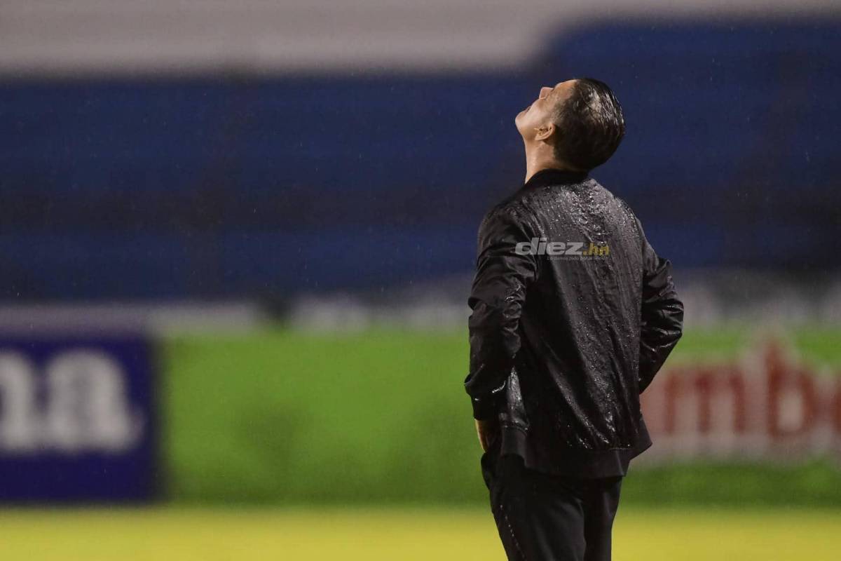 Júbilo en el Olímpico: Aficionados invaden la cancha en medio del triunfo de Honduras sobre Canadá en Liga de Naciones