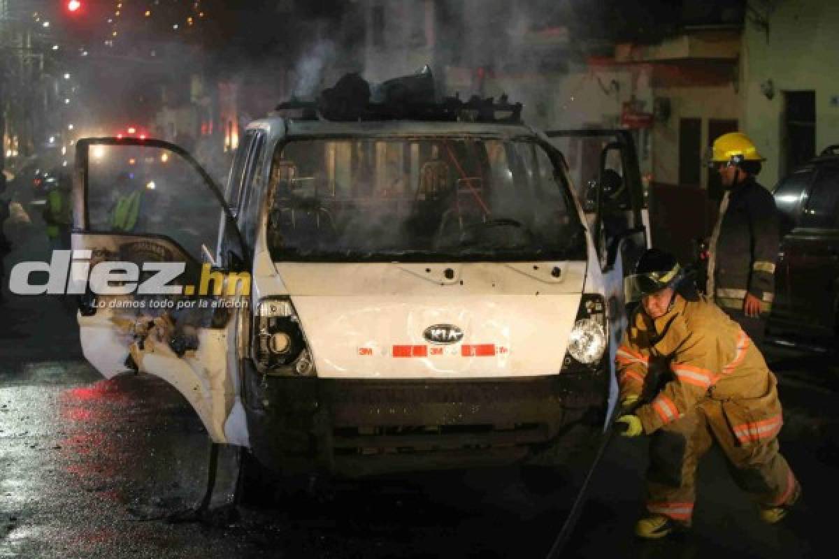 ¡Reprochable! La forma en cómo incendiaron vehículo de la Policía Nacional en Tegucigalpa