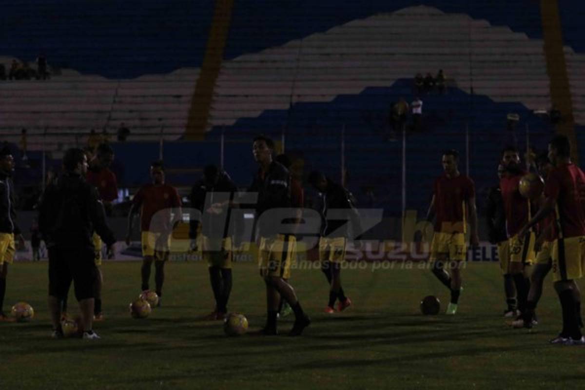 FOTOS: Desolación y oscuridad invaden el estadio Morazán  