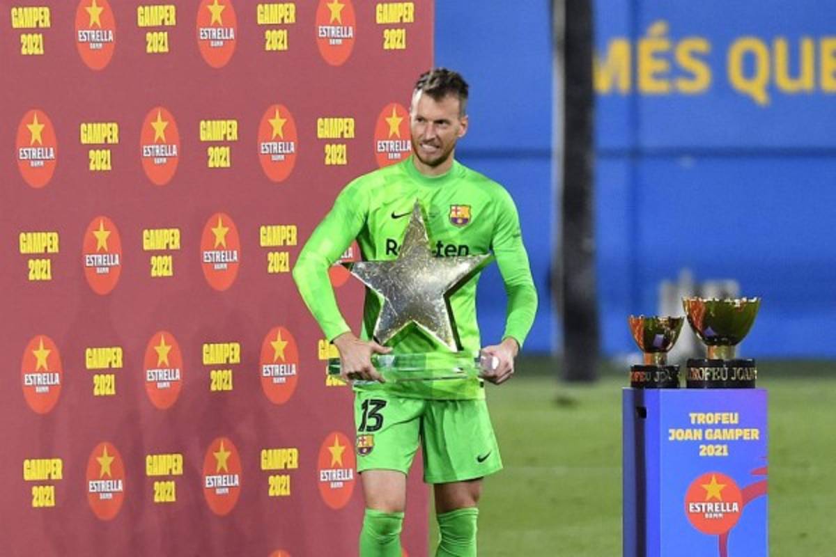 Abandona la premiación del Barcelona tras ser abucheado, los gestos de Cristiano y así fue captada Shakira