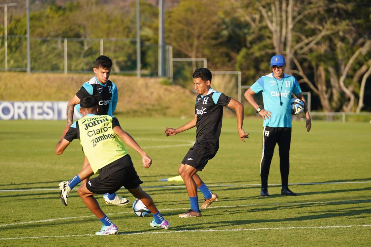 Así fue el segundo día de trabajo de la Selección de Honduras: El jugador que se incorporó y entrenaron a puerta cerrada