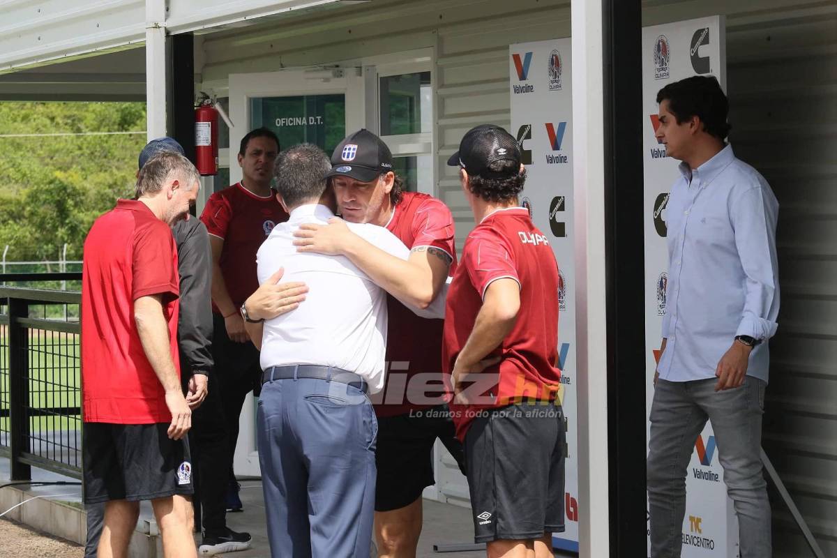 El ‘militar’ Beckeles y la gran sorpresa: así fue el regreso y el primer entrenamiento de Pedro Troglio con el Olimpia