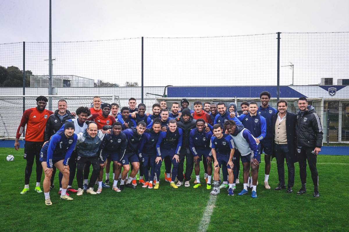 ¿Cómo luce? Alberth Elis reaparece y así lo recibieron sus compañeros del Girondins de Burdeos