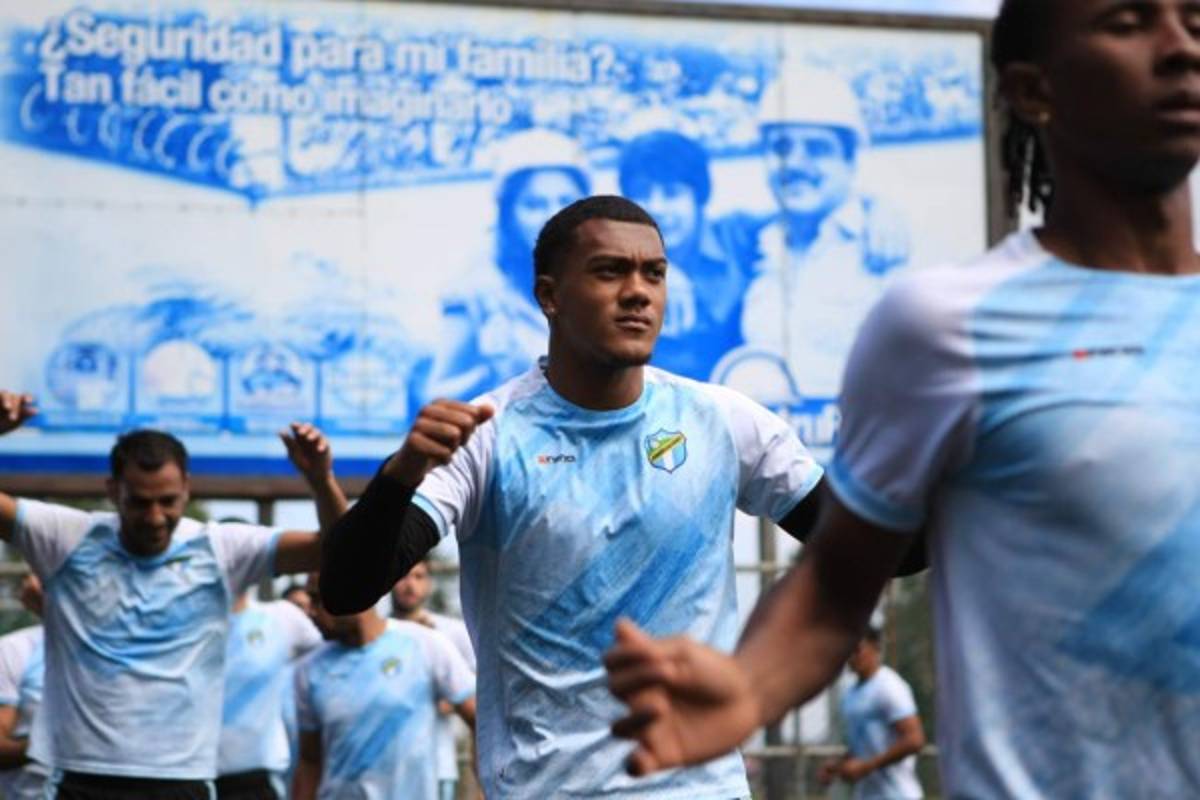 Fichajes Centroamérica: Tres guatemaltecos a Europa, el futuro de Bryan Ruiz y Saprissa suma más bajas