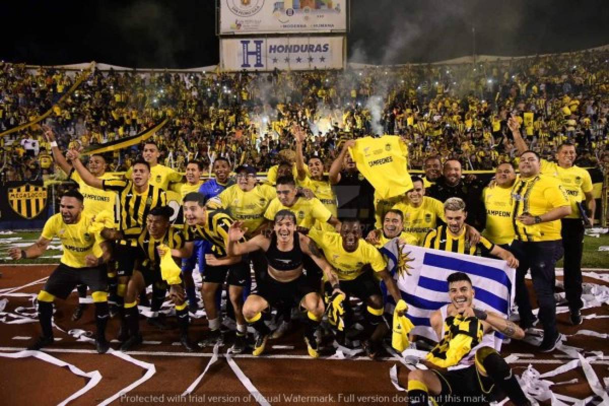 ¡Besos y gritos! La eufórica celebración de Real España, campeón de la Copa Premier