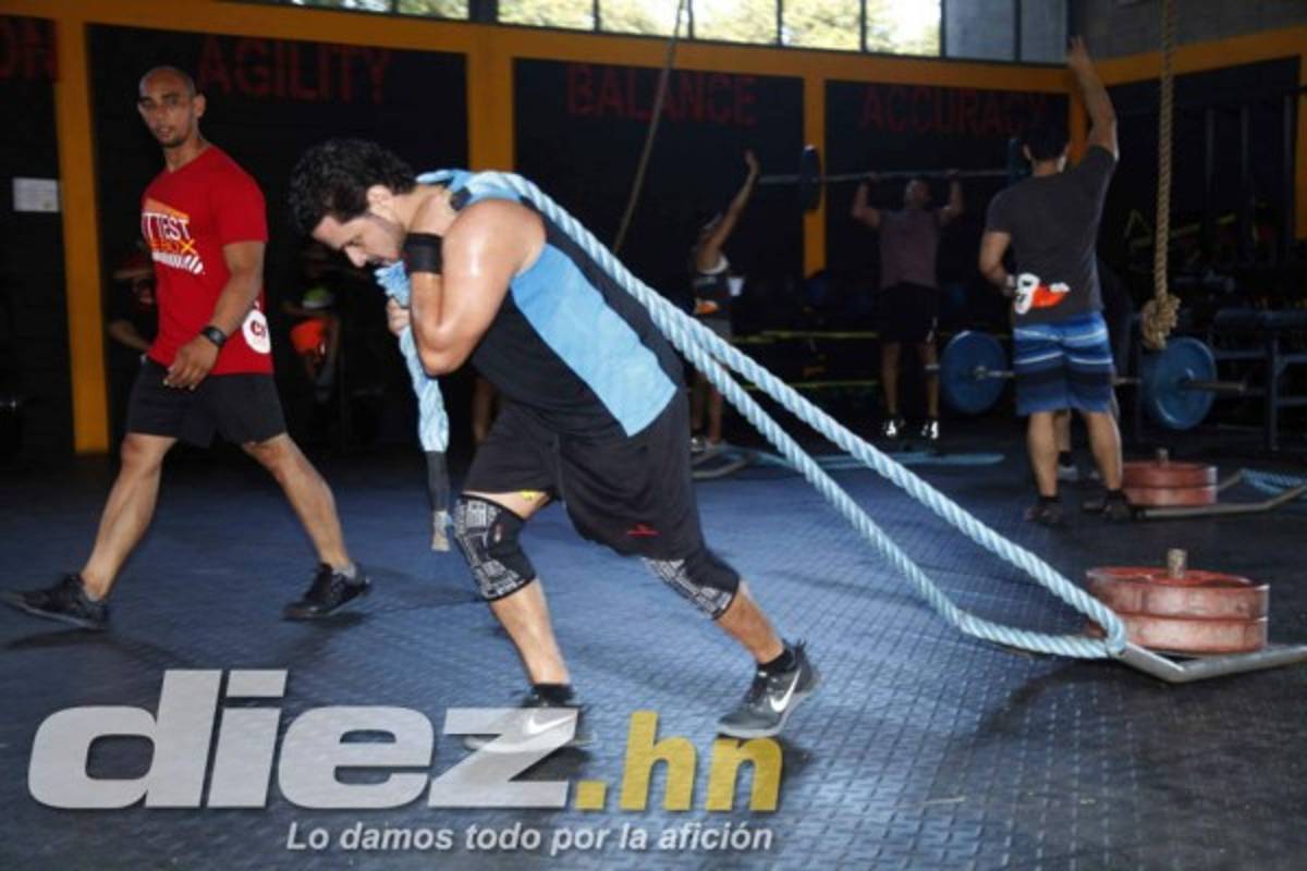 Fuerza y resistencia en el 'Fittest in the box” San Pedro Sula 2015