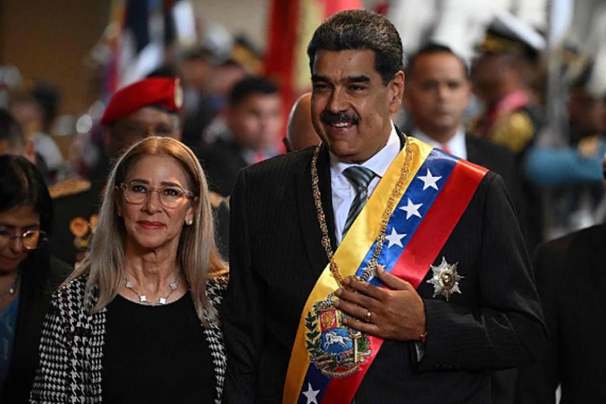 Los 4 cargos que enfrentan Nicolás Maduro y su esposa ante la justicia de Estados Unidos: Van camino a Nueva York