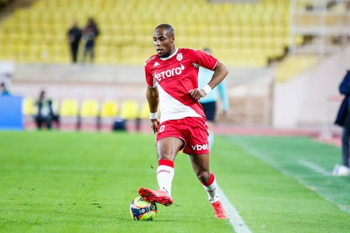 Son mundialmente conocidos y se quedaron sin equipo: los agentes libres que nadie fichó tras el mercado de traspasos