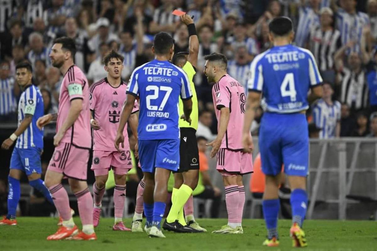 La reacción de Messi tras ser humillado en Concacaf, la burla de Monterrey y fea agresión de Luis Suárez ¿Qué hizo Barton?