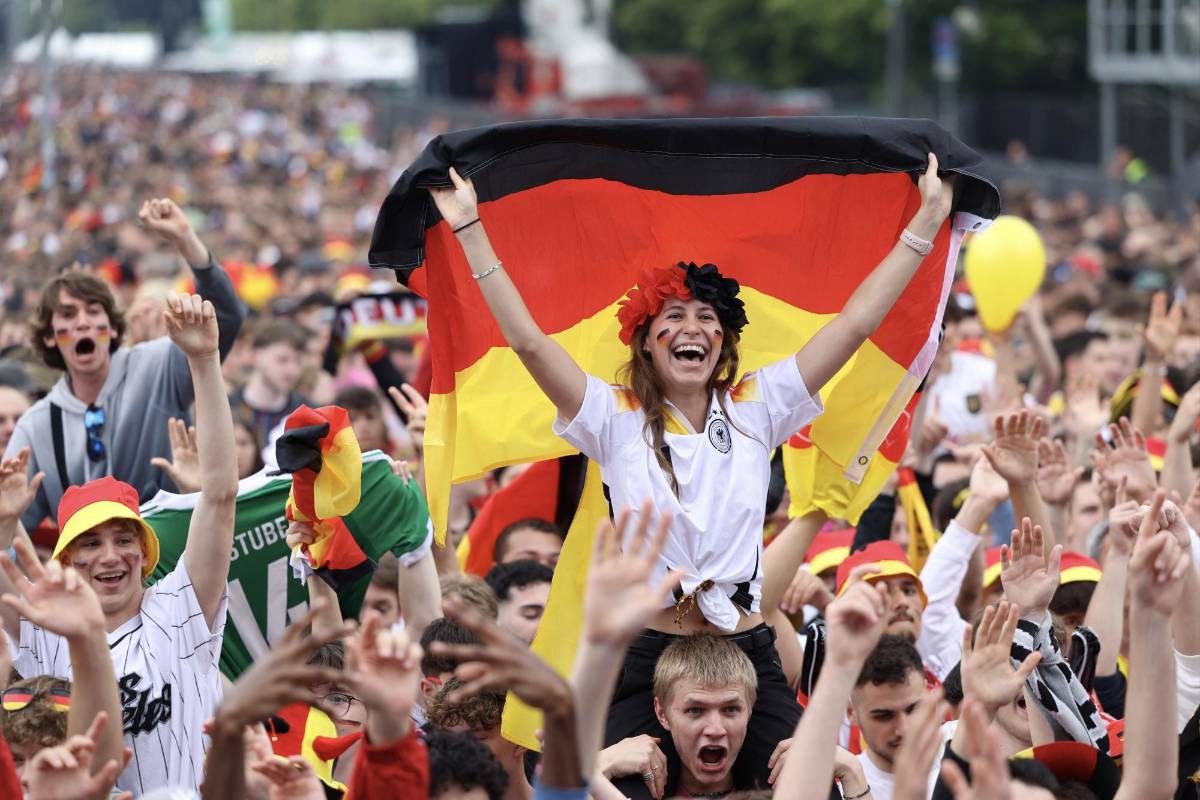 ¡Qué belleza! Las mujeres más guapas de la Eurocopa 2024: sexy fanáticas que enamoran en los estadios