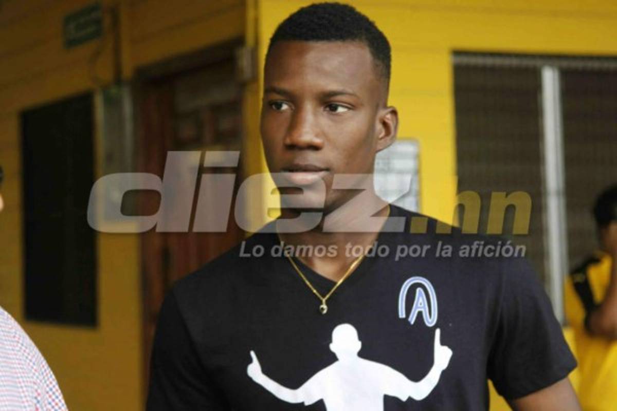 Entre regalos, jugando billar y muchas sonrisa se entrenó el Real España