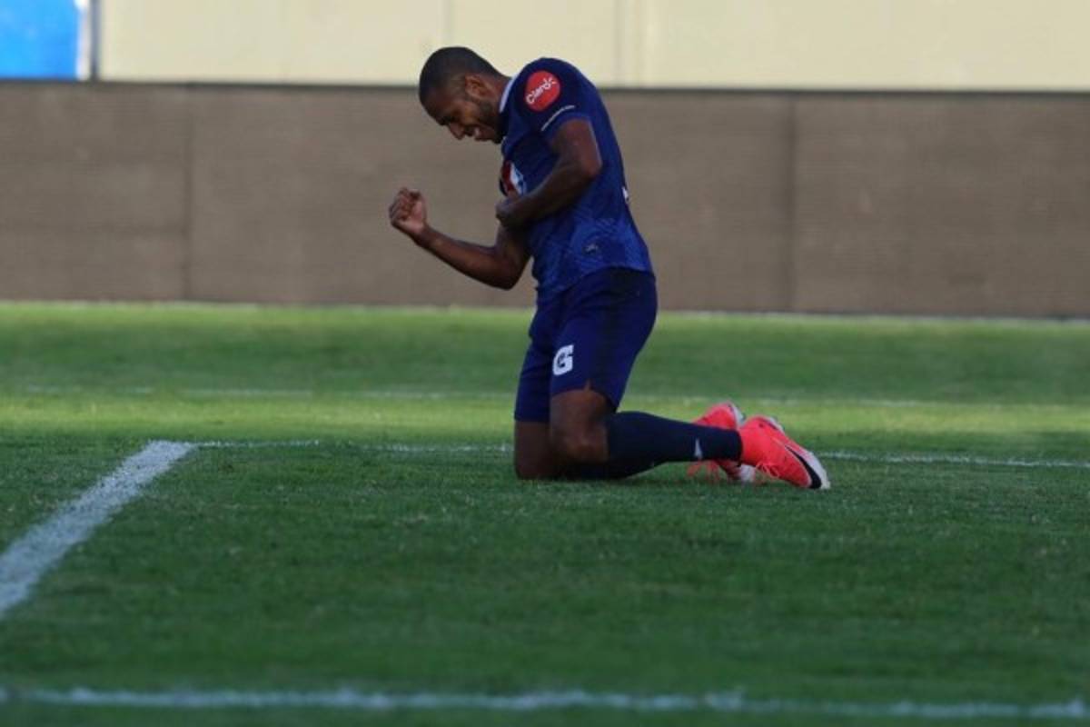 Así sería el renovado once del Motagua de fichar a Méndez y 'Muma'