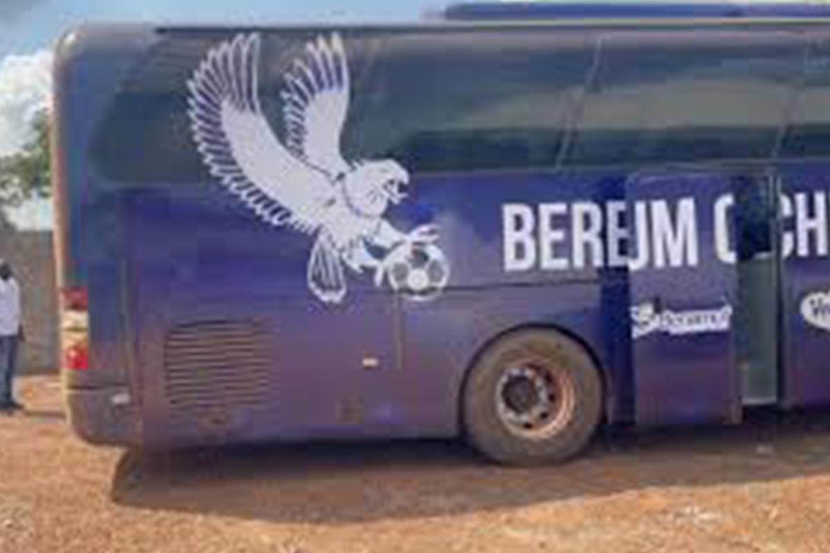 Tragedia y conmoción: asesinan al futbolista Dominic Frimpong tras un feroz ataque al bus del equipo