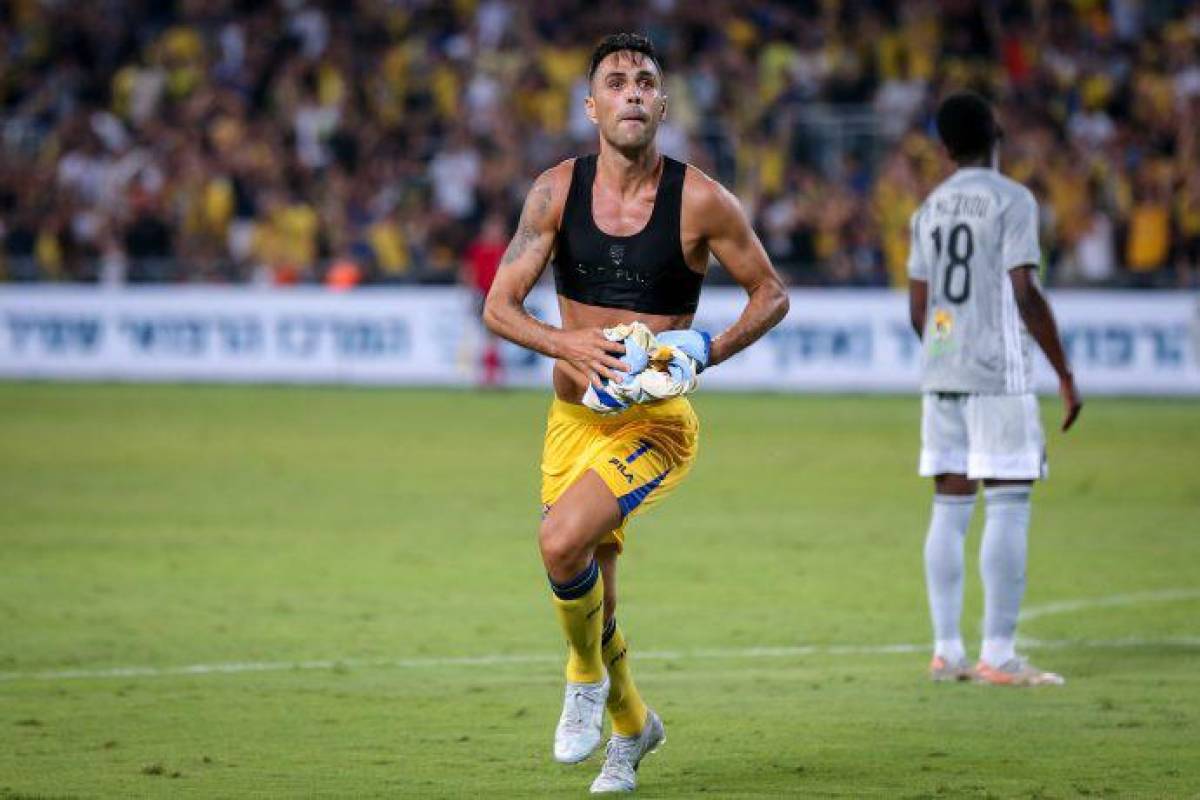 Zahavi celebró por todo lo alto el segundo gol del Maccabi Tel Aviv.