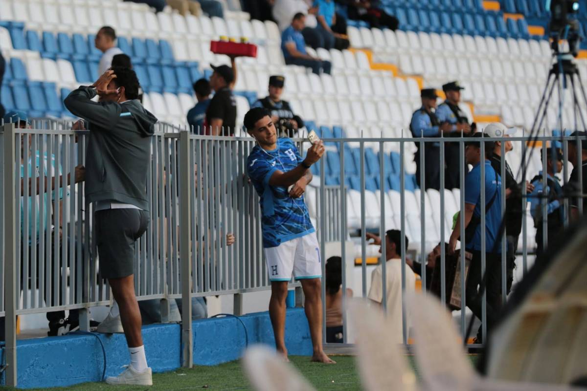 El club que vino a ver a Keyrol,  incómodo beso a Kervin y la de verde se robó las miradas