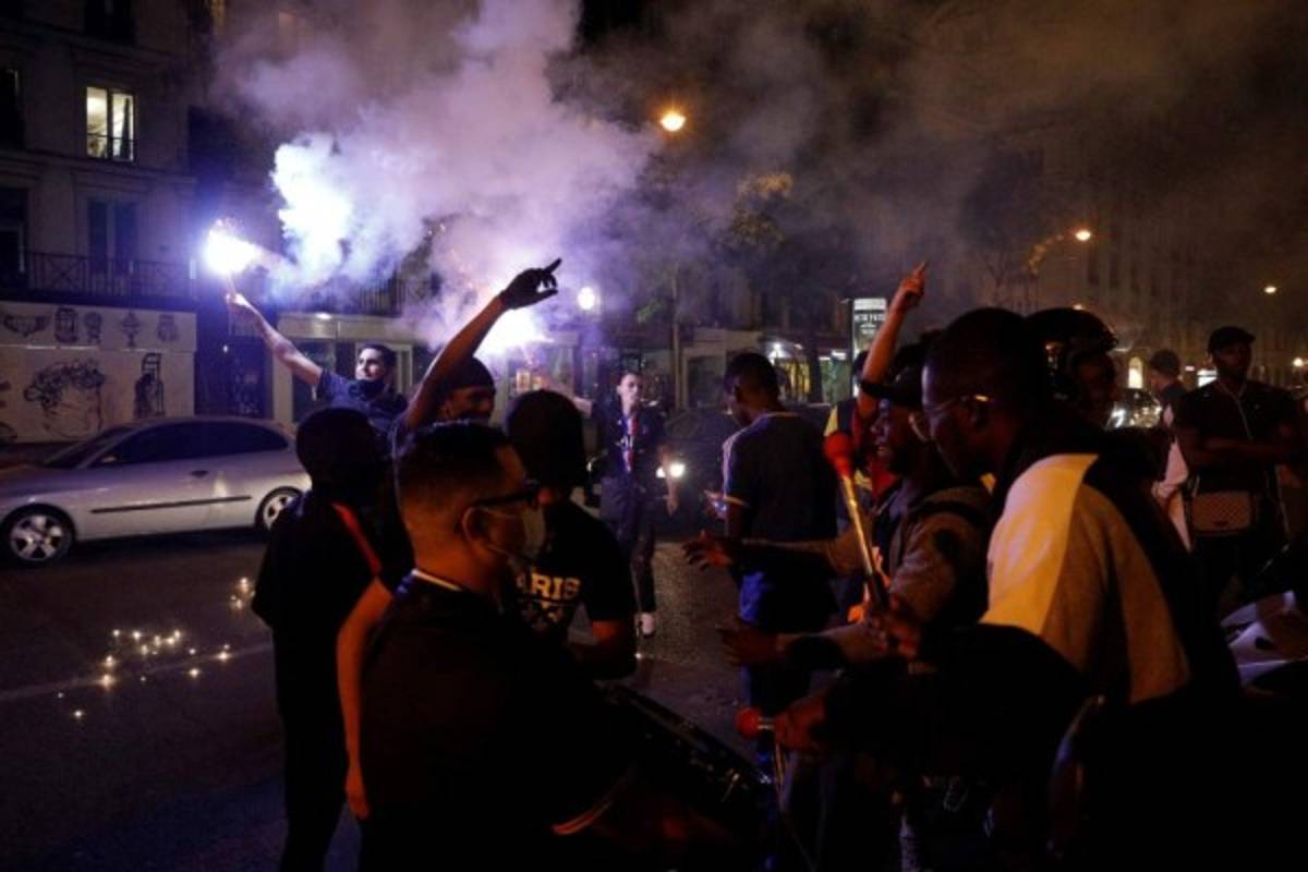 El sentimiento de Neymar: fiesta, cerveza y lágrimas tras la clasificación del PSG a la gran final de la Champions