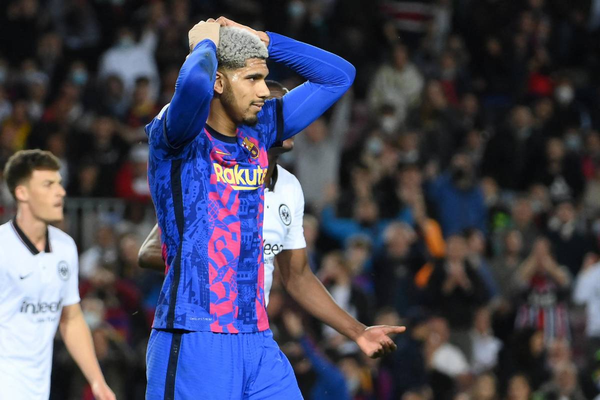 Ronald Araújo es tajante y envía dardo a la directiva del Barcelona tras la eliminación de Europa League: “Se puede calificar como un fracaso”