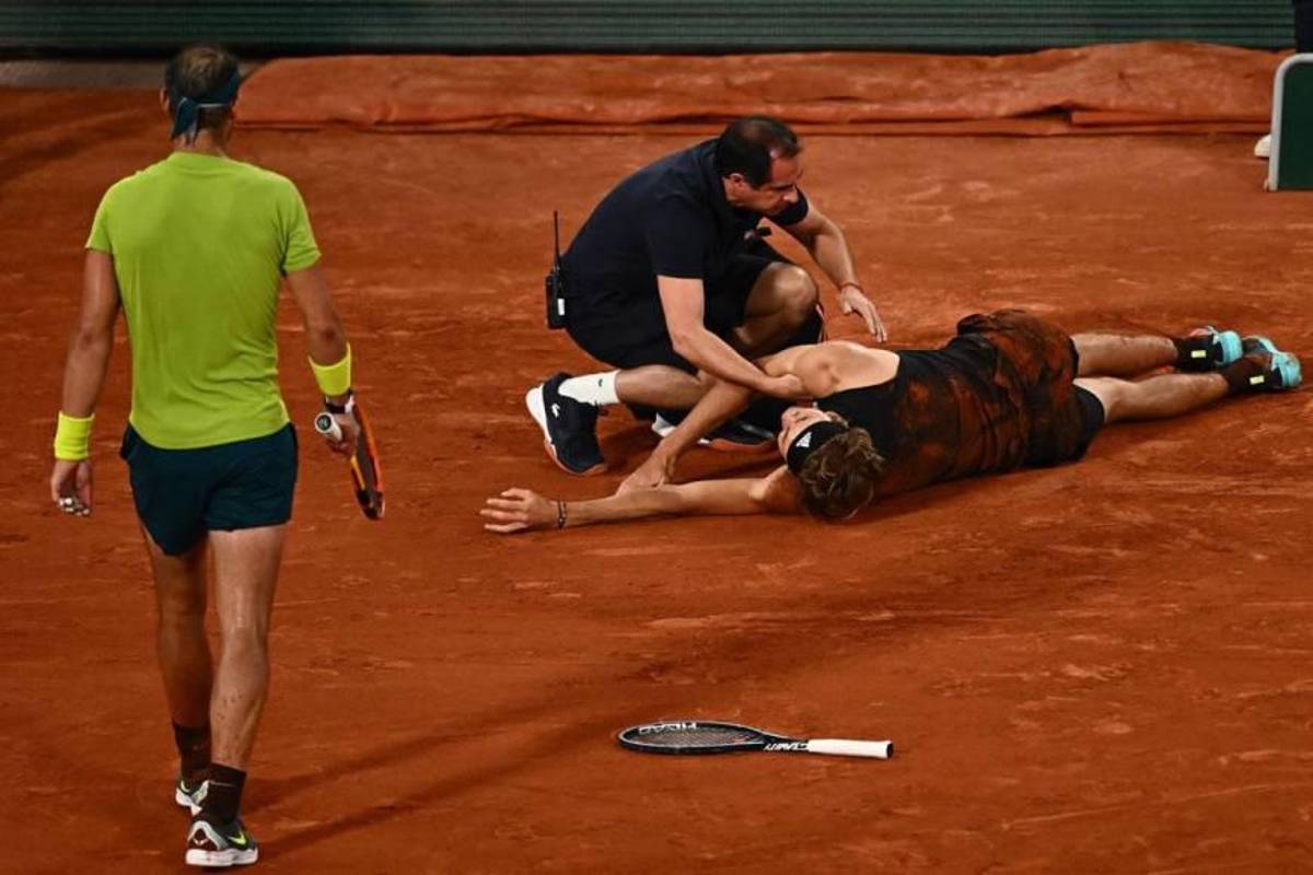 ¡Escalofriante! La dura lesión de Alexander Zverev ante Rafa Nadal: Así le quedó el tobillo y terminó en silla de ruedas