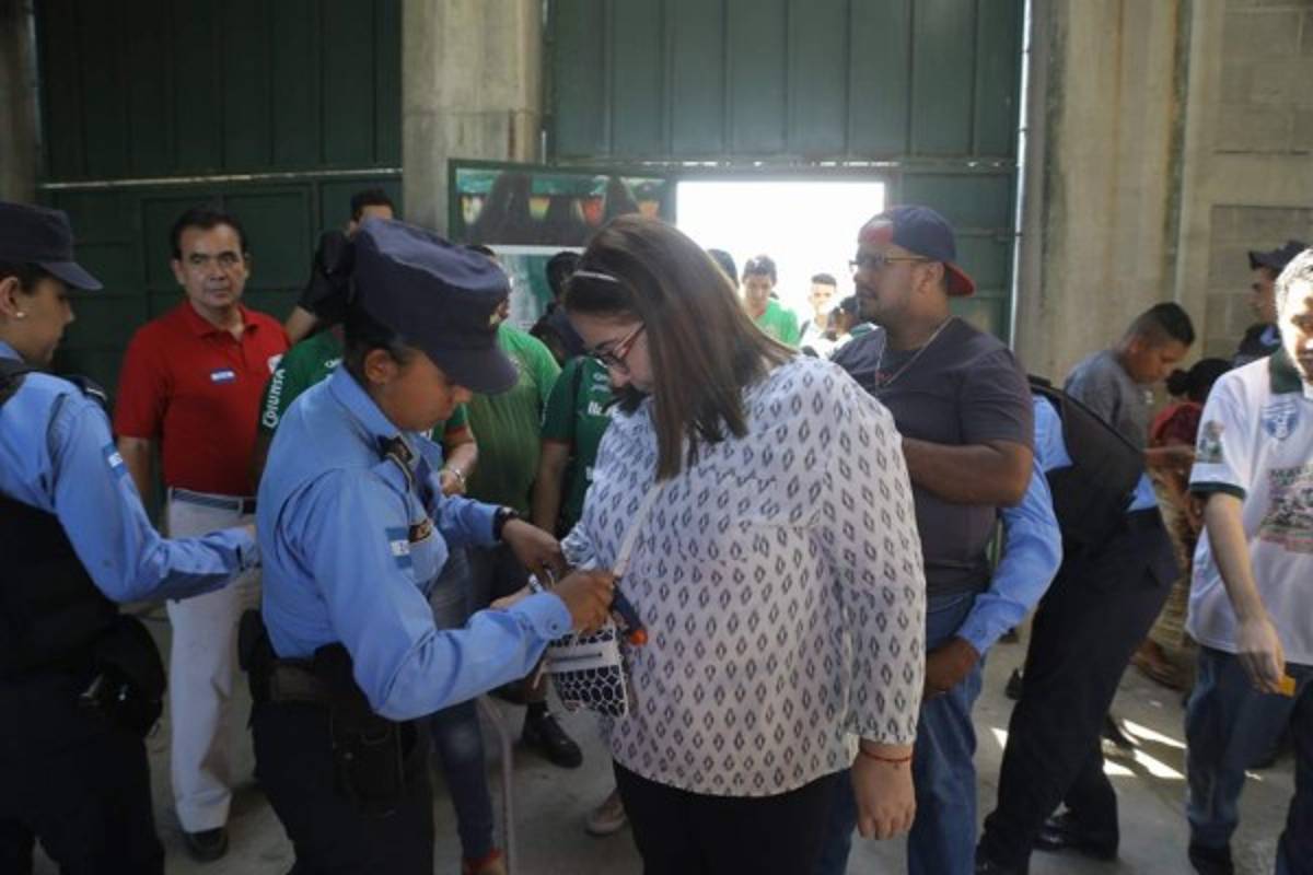 Las espectaculares chicas que adornaron el Yankel Rosenthal son de infarto