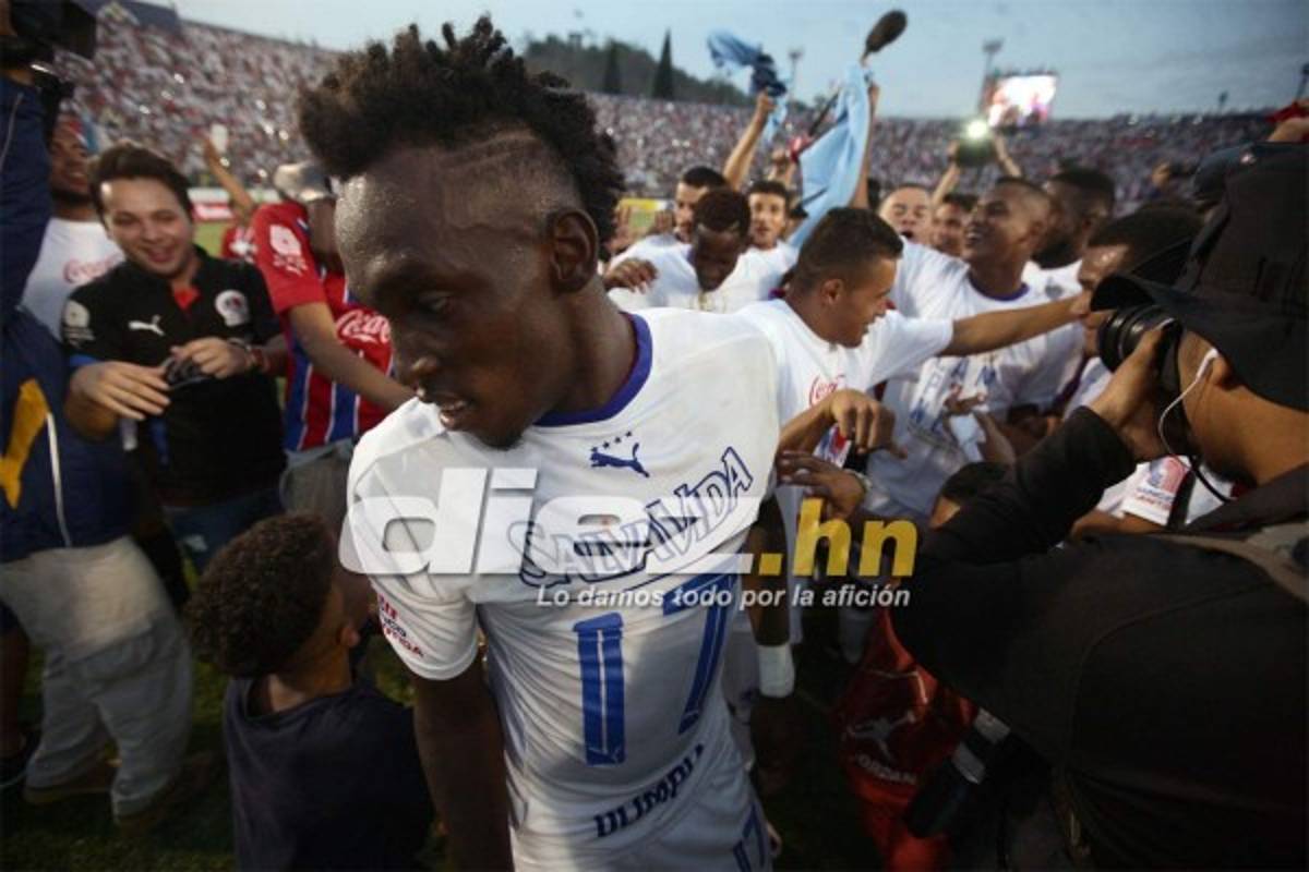 ¿Serán estas las últimas 15 fotos de Alberth Elis como jugador de Olimpia?