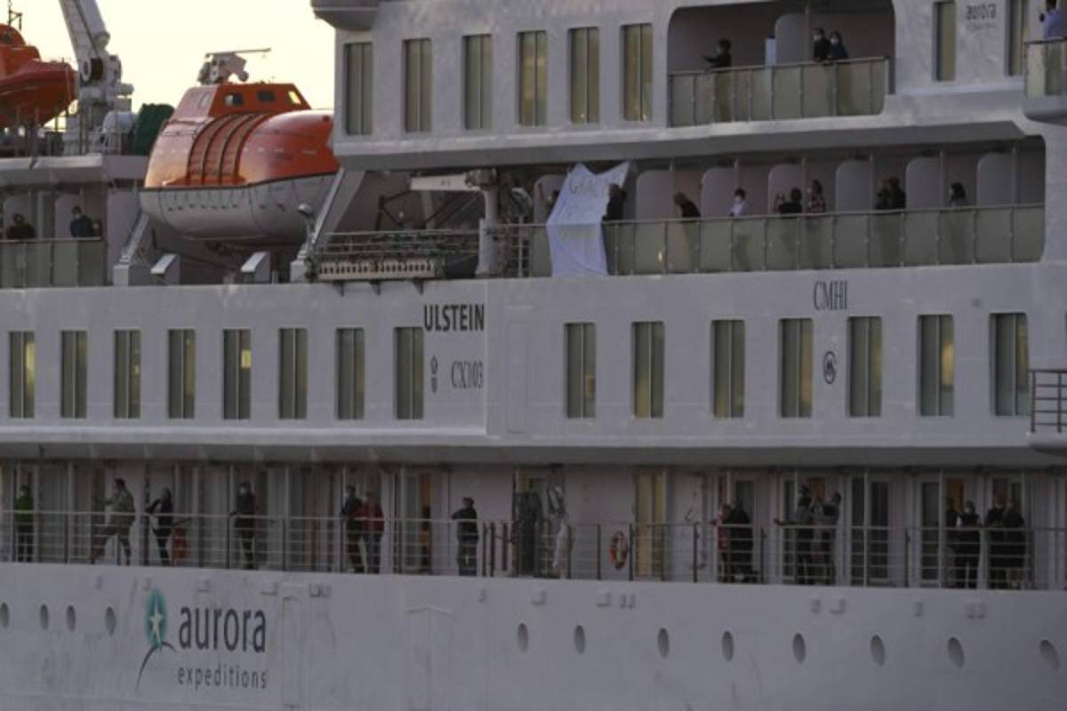 Greg Mortimer, el crucero que atracó en Montevideo con más de 100 casos de coronavirus