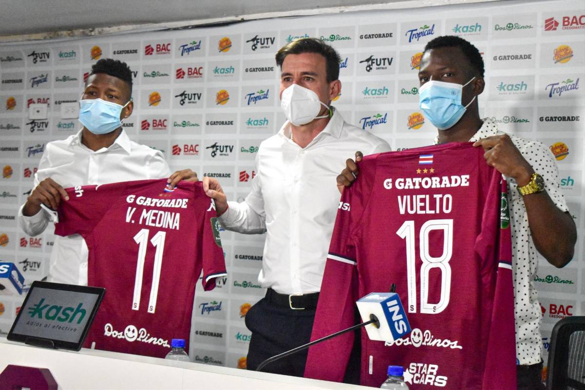 Darixon Vuelto en la mira de la migración de Costa Rica por no tener permiso de trabajo para jugar con Saprissa