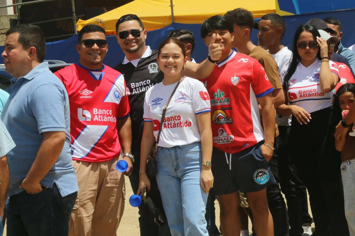 ¿Quién era la chica de ocre? Locura por Olimpia en Danlí y derroche de bellezas