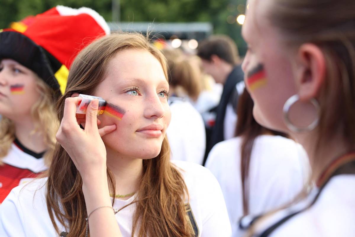 ¡Qué belleza! Las mujeres más guapas de la Eurocopa 2024: sexy fanáticas que enamoran en los estadios