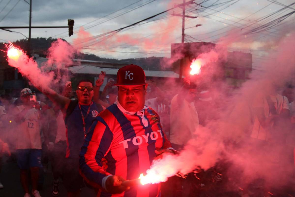 Locura de Olimpia tras quedar campeón, Espinel sorprendió y fiestón de la Ultra Fiel