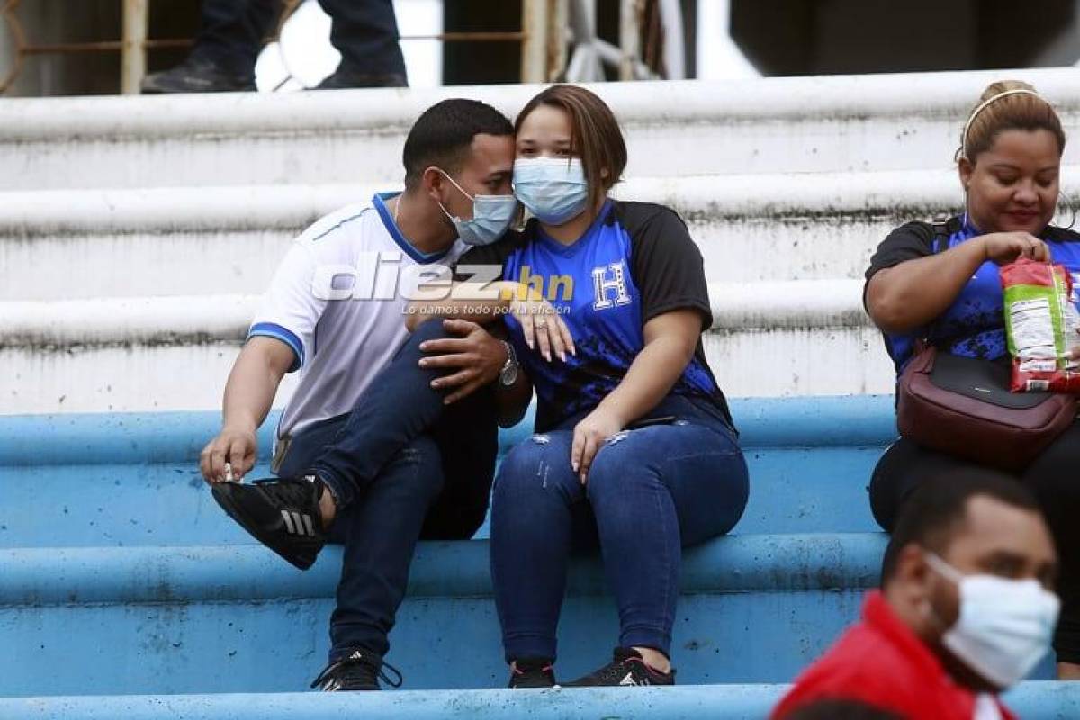 Honduras se vuelve a caer a pedazos y pierde ante El Salvador en el estadio Olímpico Metropolitano