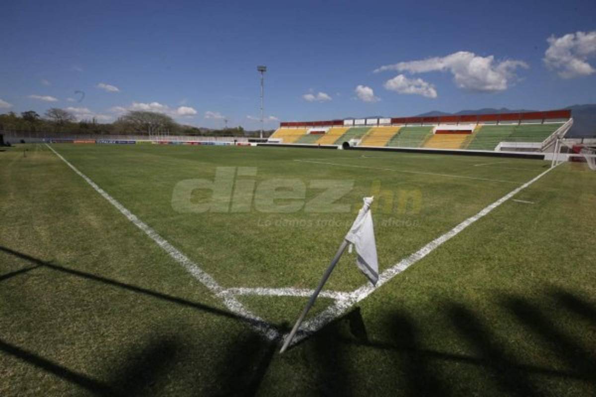 Pese al coronavirus, 120 policías llegan al Carlos Miranda sin protección; silencio total en el Motagua-Olimpia