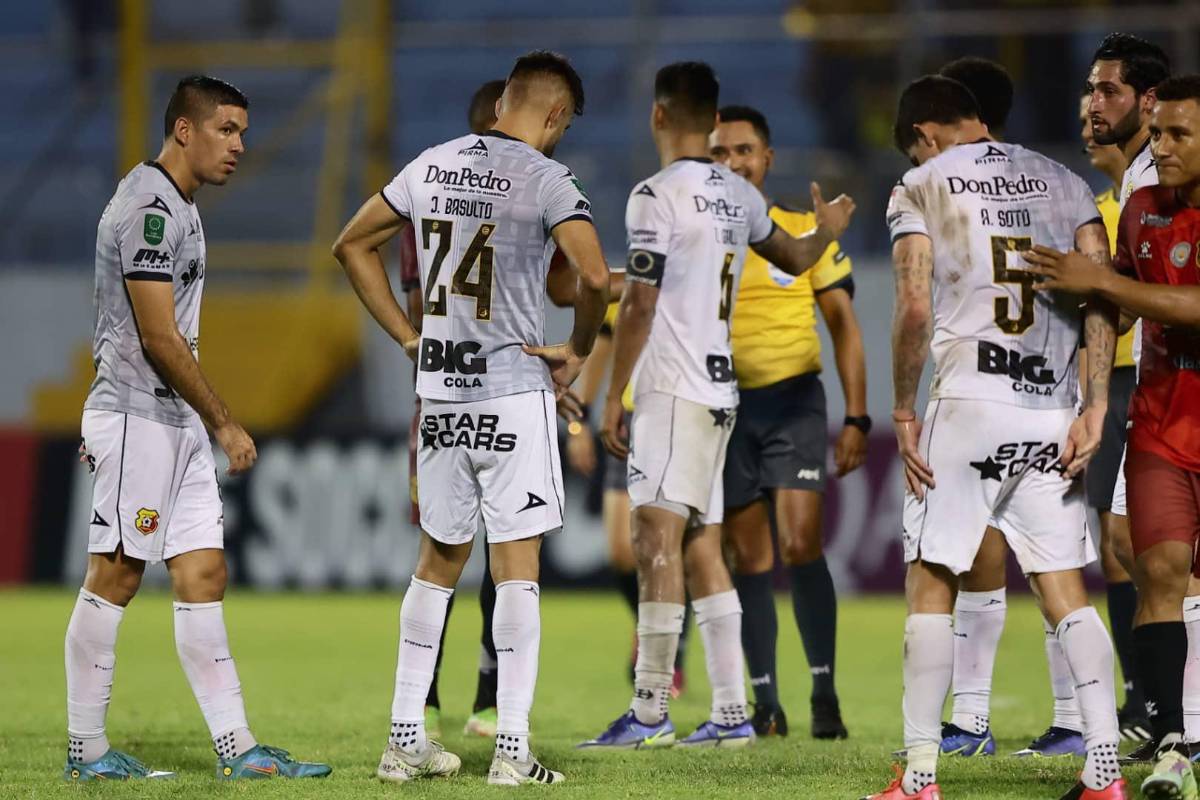 NO SE VIO EN TV: La lesión de “Buba” López, la euforia de Rocca con su gol, el enojo de Medford y la tristeza de los jugadores del Herediano