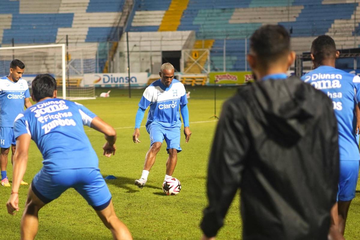 Selección de Honduras recibe visita de lujo previo al partido ante Jamaica por la Liga de Naciones de la Concacaf