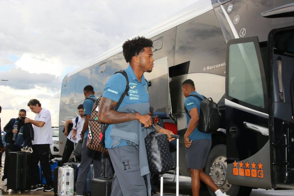 El relax de Kervin y Dereck, la duda de Molina y rostros serios: así viajó Honduras a Jamaica