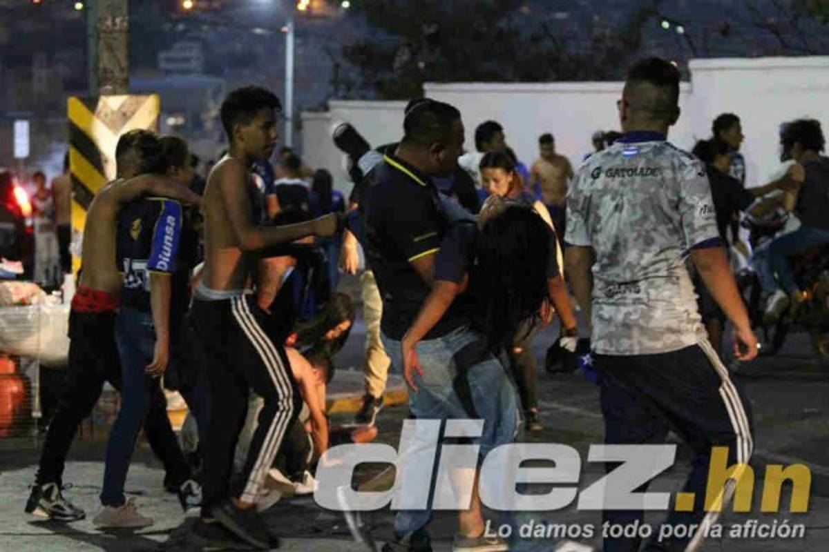 EN FOTOS: Noche de terror en las afueras del Nacional tras derbi Motagua-Olimpia