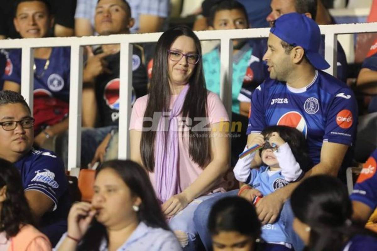 EN FOTOS: Motagüenses abarrotan el Nacional en un espectacular ambiente  