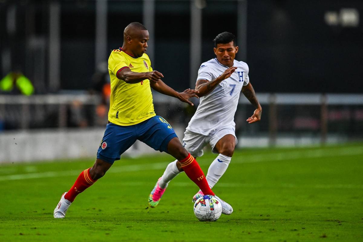 En fotos: El gesto entre Bolillo-Rueda, la celebración del crack colombiano y el dolor de cabeza de Maynor Figueroa