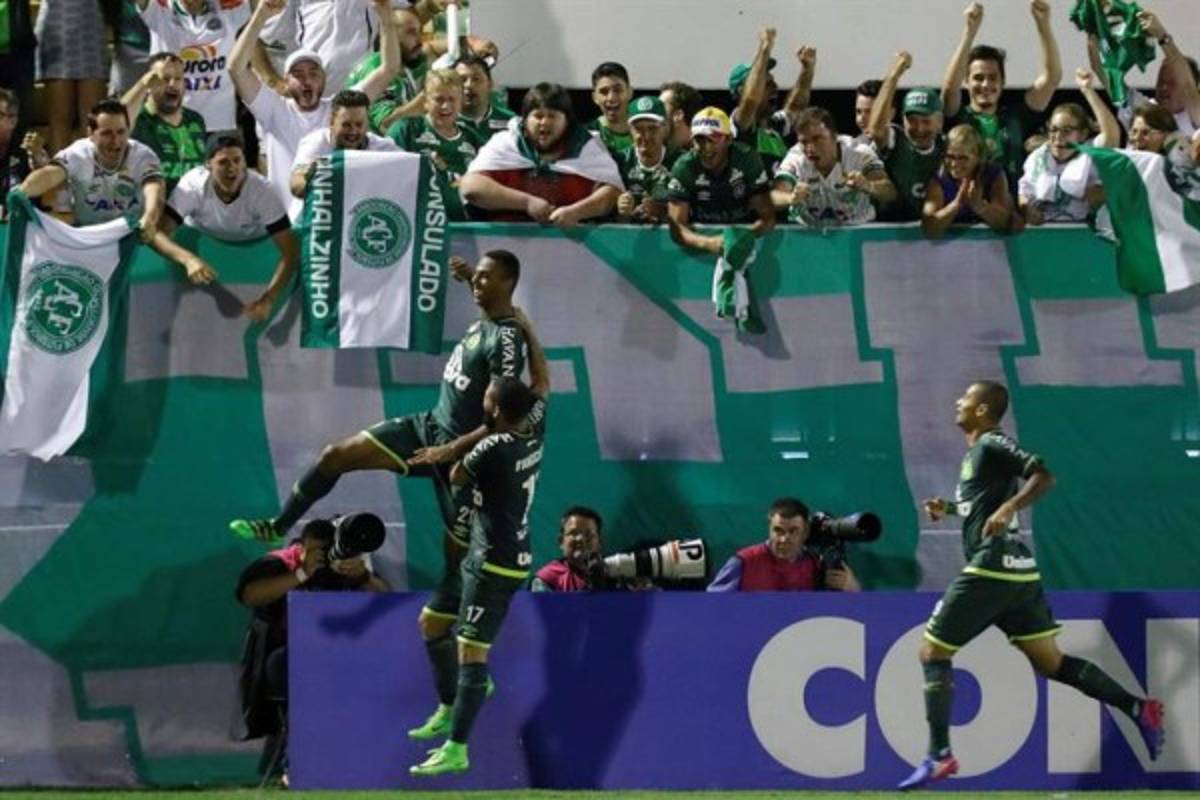 El Chapecoense vibró con sus 'hermanos' de Colombia en la final esperada