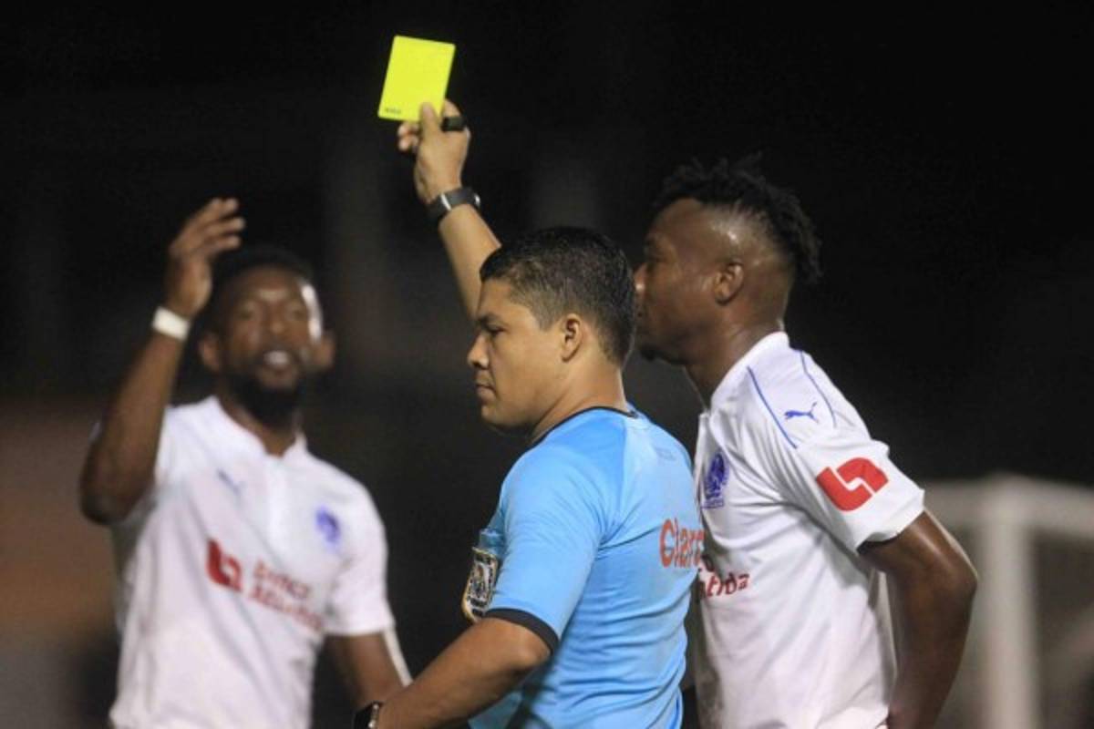 ¡NO SE VIO EN TV! Llenazo, portones cerrados y la eurofia de los progreseños