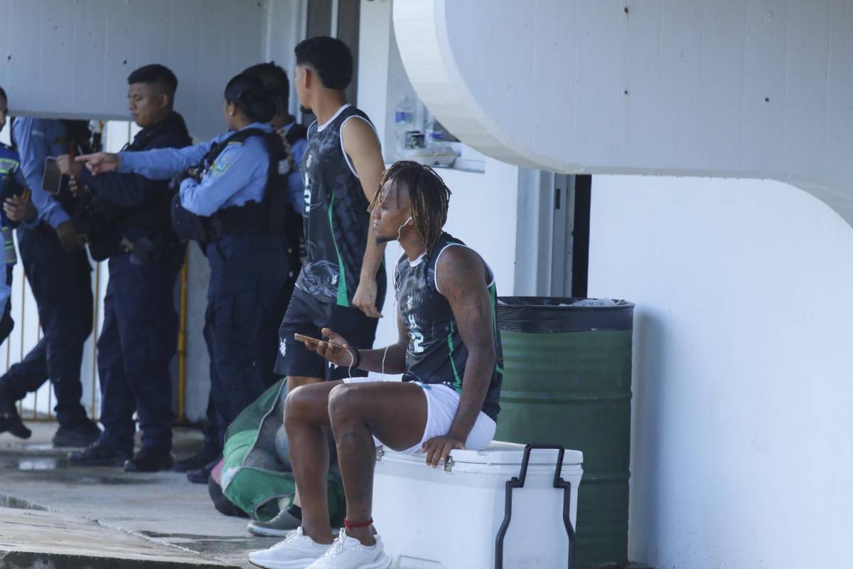 Platense luce el tifo más hermoso de la historia, el que llegó en moto y las mujeres que enamoran en Puerto Cortés
