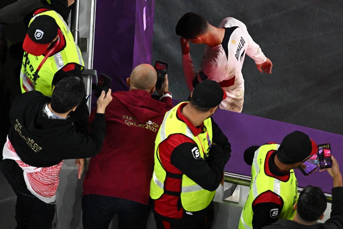 Lágrimas en su último Mundial: Las desgarradoras imágenes de Cristiano Ronaldo tras ser eliminado en Qatar 2022
