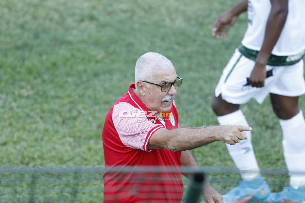 El Yankel Rosenthal se calentó por la goleada: Keosseián se enfrenta con aficionados que también arremeten contra el portero Denovan Torres