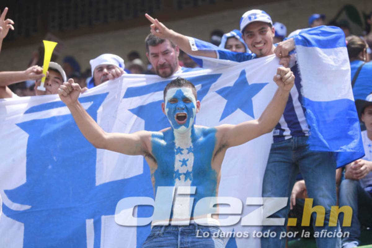 Calor, ambiente y belleza dentro del estadio Olímpico