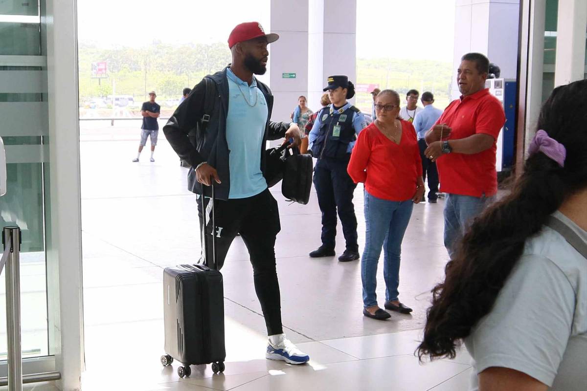 A la casa de Messi: Los 11 jugadores de Honduras que viajaron a Miami y Rueda causó furor en el Aeropuerto de Palmerola