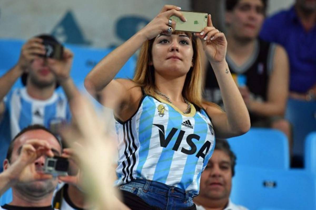 BELLEZAS: Las mujeres que engalanaron el Honduras-Argentina de Rio-2016