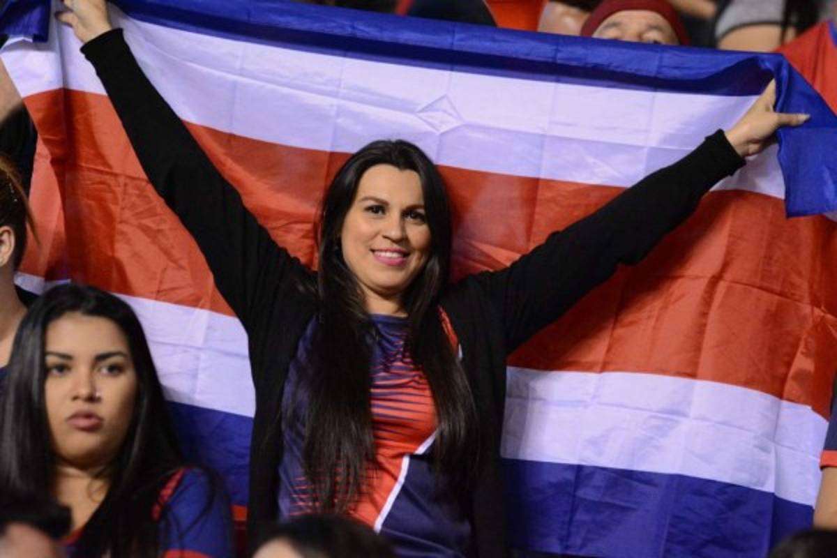 ¡Preciosas! La belleza se hizo presente en el juego Costa Rica - México