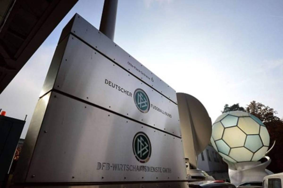 Fiscalía suiza acusa de fraude a exdirigentes del fútbol alemán en caso del Mundial-2006