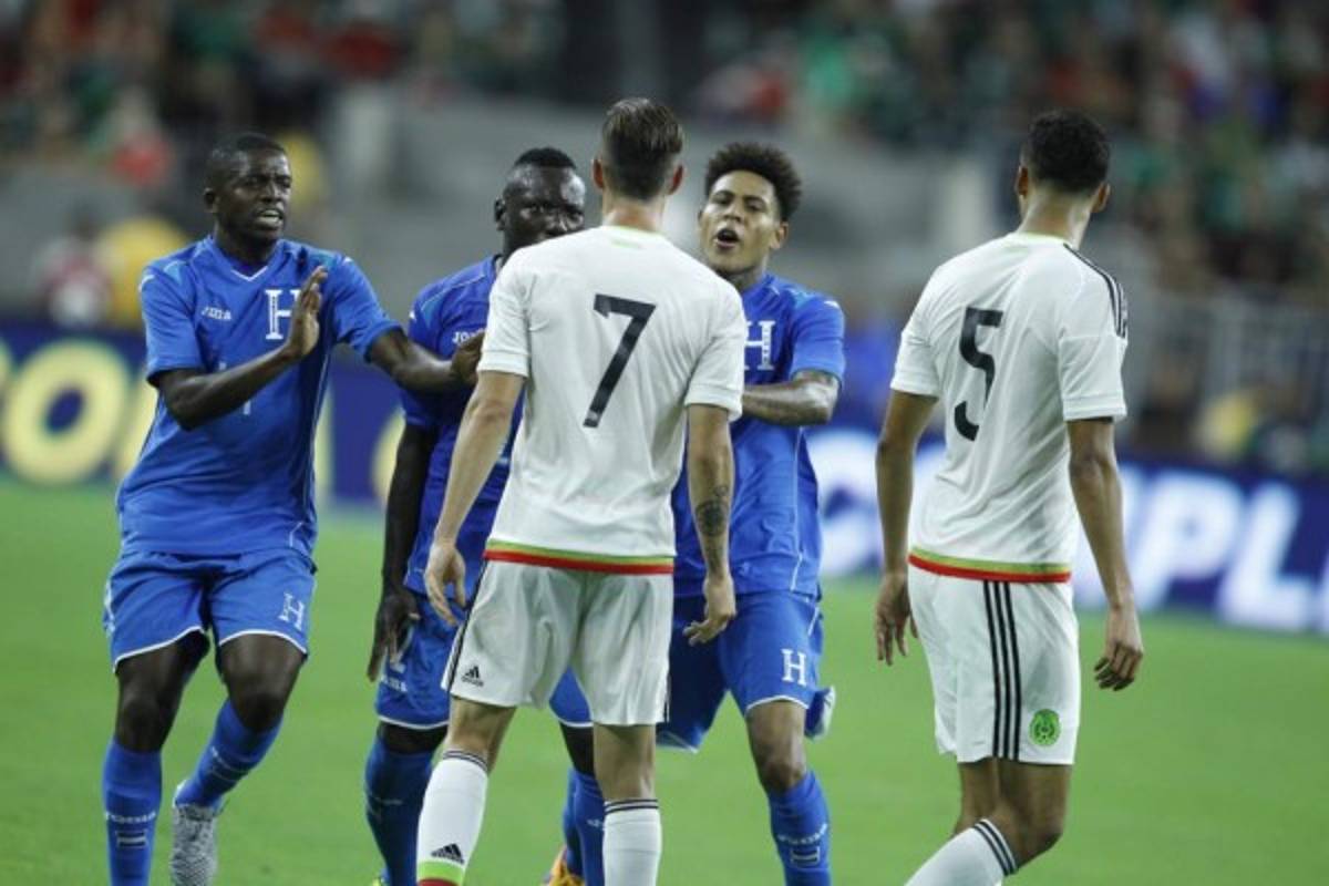 Las fotos polémicas que nos han dejado los choques México-Honduras