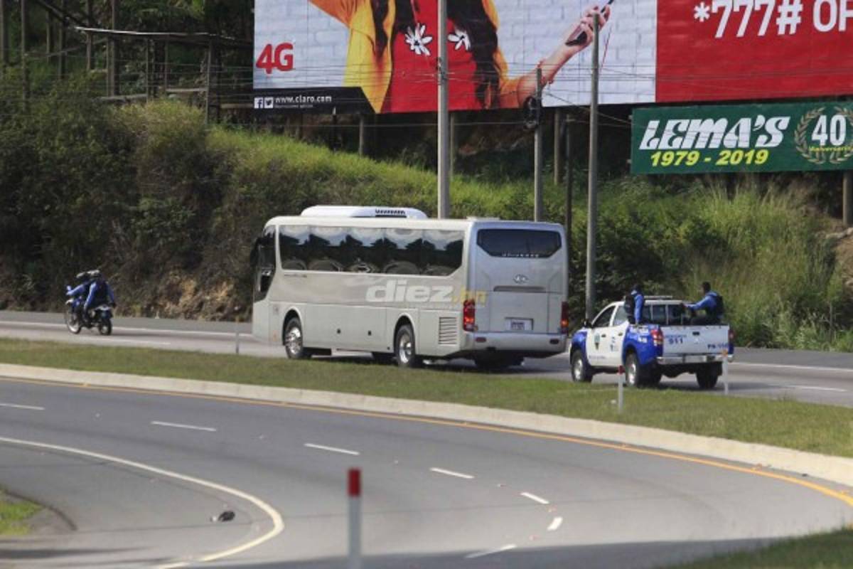 En fotos: El fuerte resguardo policial a Motagua en su viaje a Comayagua